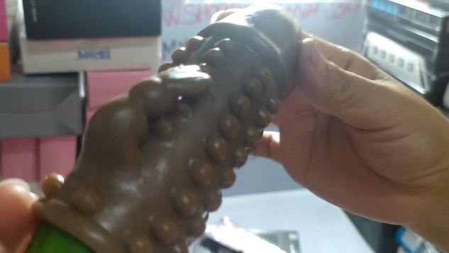 Bao cao su đôn dên da nâu bi gai c